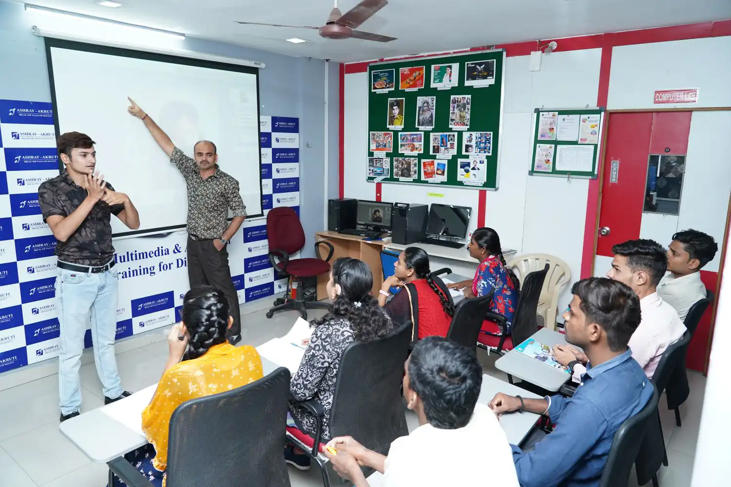MMA - Class in sign language