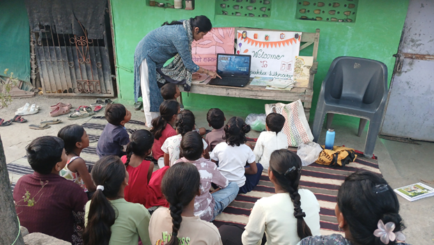 We opened the book “Ammu ki botal nauka” (“Ammu’s bottle boat”) with children. Through the
story, children explored the idea of being responsible users of plastic and learned about the 3Rs
— Reduce, Reuse, and Recycle. Instead of throwing plastic away, children transformed it into
useful items.
